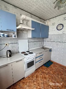 Продажа 3-комнатной квартиры возле метро по адресу ул. Бурдейного, 35