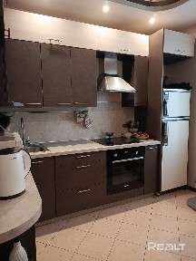 Продается двухкомнатная квартира с видом на Чижовское водохранилище.