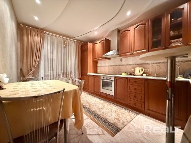 Продается просторная 3-х комнатная квартира с отличной планировкой и кухней 12,7м. кв!