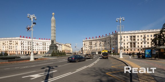 3-комнатная сталинка с прямой панорамой на Площадь Победы. Независимости, 40!