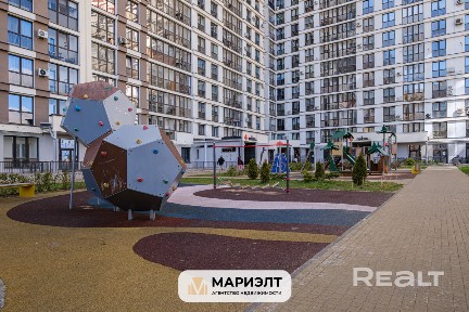 Продаётся дизайнерская евротрёшка на Белградской.
