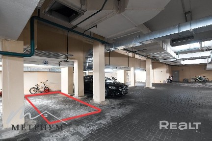 Продается «евротрешка» с машино-местом в паркинге, ул. Тихая 59