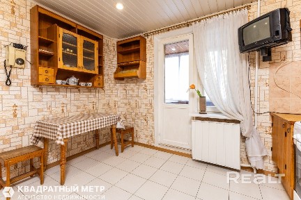 Продается 3- комнатная квартира по адресу г. Минск, ул. Космонавтов 38.