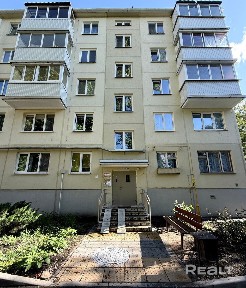 Предлагаем Вашему вниманию однокомнатную квартиру рядом ст. метро 