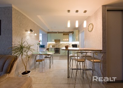 Продажа 3-комнатной квартиры, Дзержинского 131