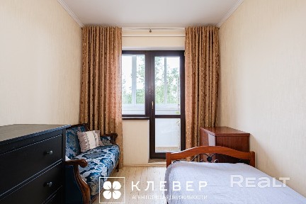 Продается уютная квартира с ремонтом в пяти минутах ходьбы от Чижовского водохранилища.