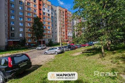 Светлая, теплая уютная трехкомнатная квартира