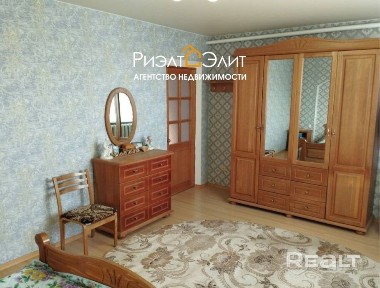 Продам кирпично - блочный, 2-х этажный, жилой дом 1996 года постройки.