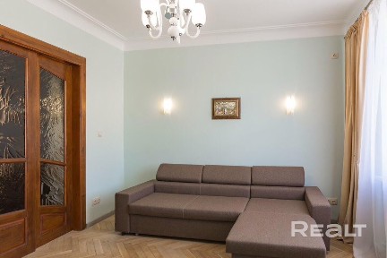 В одном из лучших районов Сталинка после ремонта.