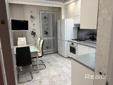 Продается просторная и аккуратная 2-х комн. квартира по улице Луцкой в городе Бресте
