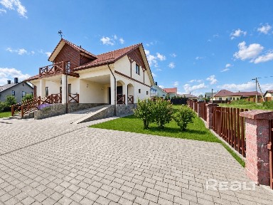 ИДЕАЛЬНЫЙ ДЛЯ ЖИЗНИ ДОМ В ЭЛИТНОМ РАЙОНЕ КОРОБЧИЦЫ