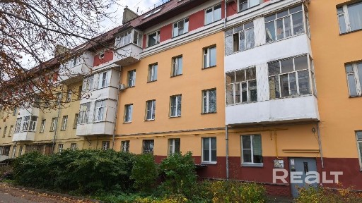 Продаётся просторная жилая 2-х комнатная квартира по ул. Жарковского, 17